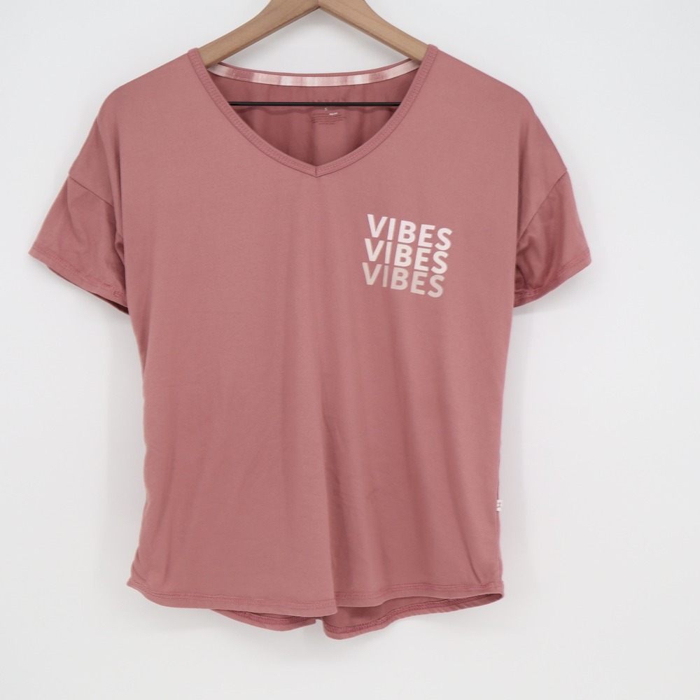 Danskin Graphic Tee Womens S Vibes Mauve Pink Short Sleeve V-Neck Excellent